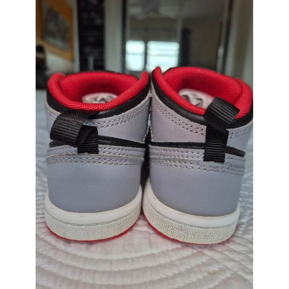 VGUC Nike Air Jordan 1 Mid TD Bred Shadow Grey Black Littlen Kids 8